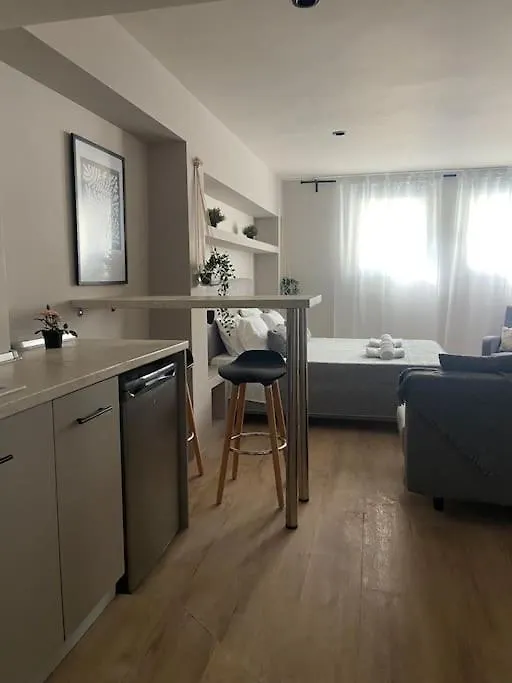 Studio Next To Campus & Hospitals-Thessaloniki Greece