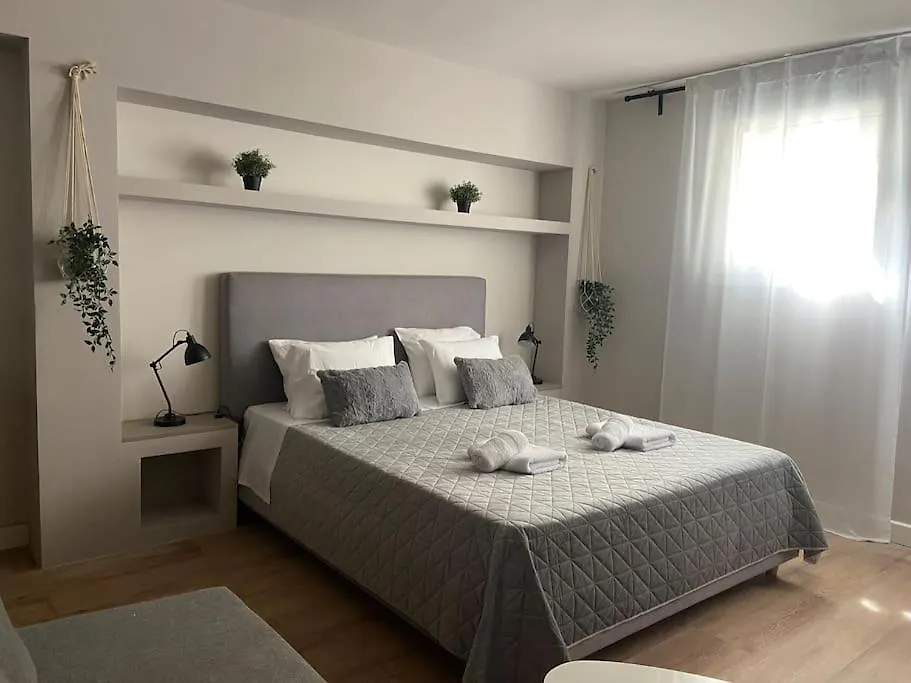Apartment Studio Next To Campus & Hospitals-Thessaloniki Greece